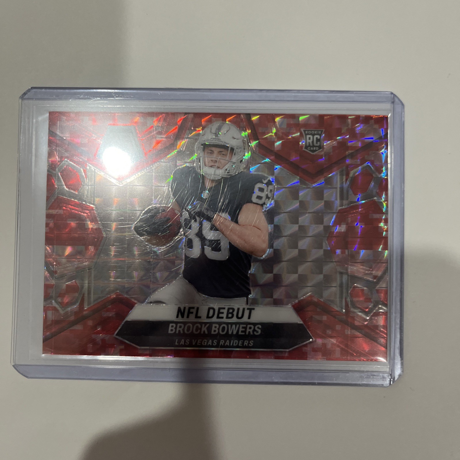 2024 Panini Mosaic - NFL Debut Brock Bowers #286 Red Camo Mosaic Prizm (RC)