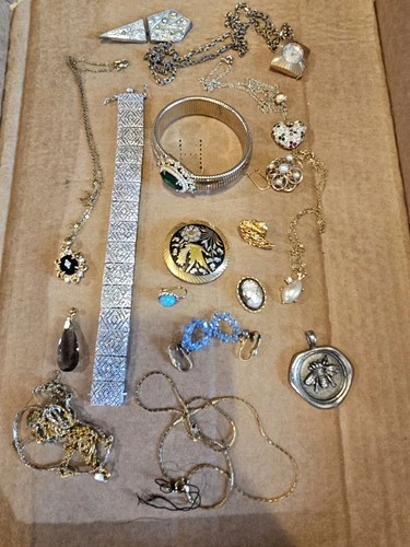 Vintage Costume Jewelry Lot Estate Bracelets Necklaces Brooch