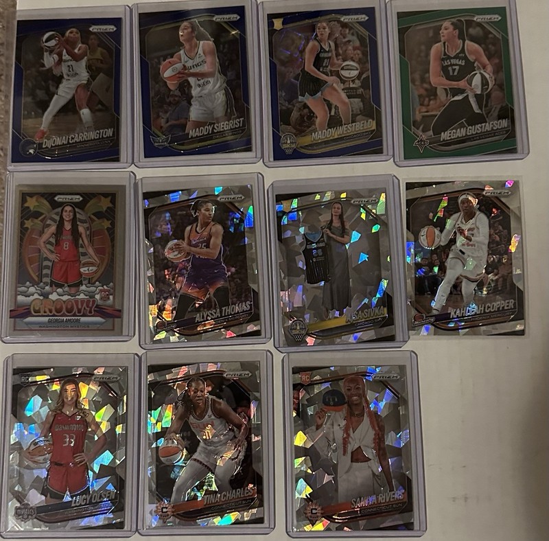 2025 WNBA Panini Prizm Cracked Ice Lot (11) Cards