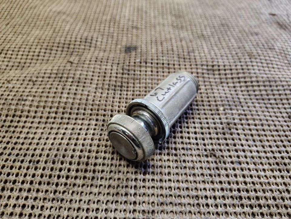 Isqueiro 1967 Oldsmobile Cutlass Supreme 442 F85 Vista Cruiser Dash - Imagem 2 de 4