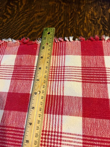 Set Of 4 Red & White Plaid Placemats Approximately 19” X 11.5” Each Fringed - Picture 6 of 10