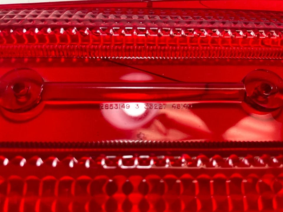 Lente de luz trasera interior lateral izquierda deportiva Plymouth Fury III 1968 2809155 nueva en stock Foto 3 de 4