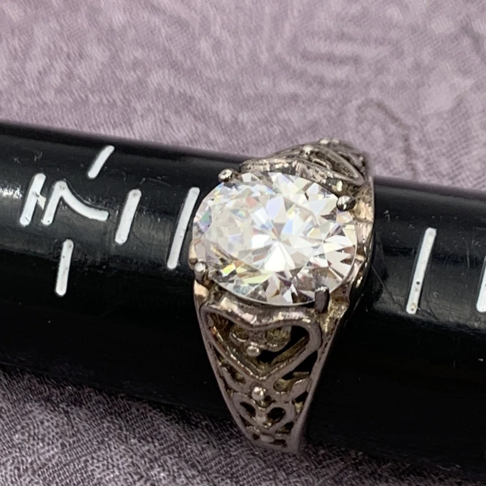 Anillo de plata esterlina Avon ovalado circonita cúbica talla 8 nuevo en caja original Foto 3 de 4