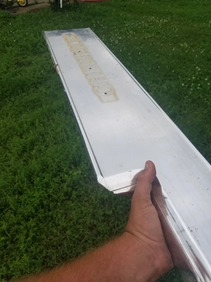 Chevrolet K10 K20 1981-87 puerta trasera tira de panel cromado Foto 2 de 4