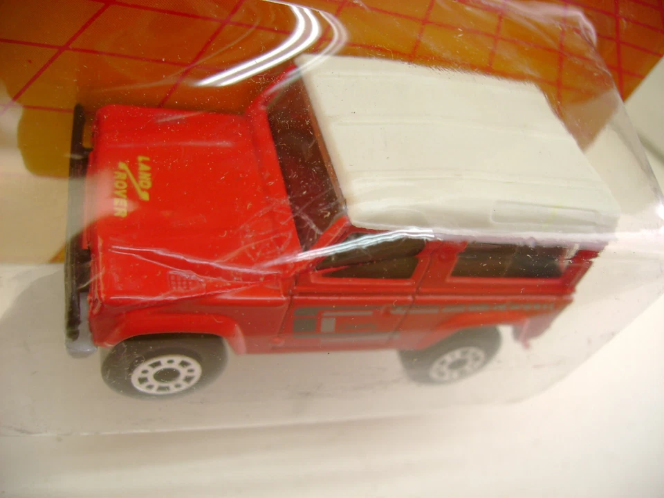 1987 MATCHBOX SUPERFAST MB 35 RED LAND ROVER 90 NEW ON CARD - Image 4 of 4