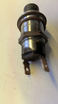 ROLLS ROYCE SILVER SHADOW IFUEL RELEASE LID BUTTON UD18934