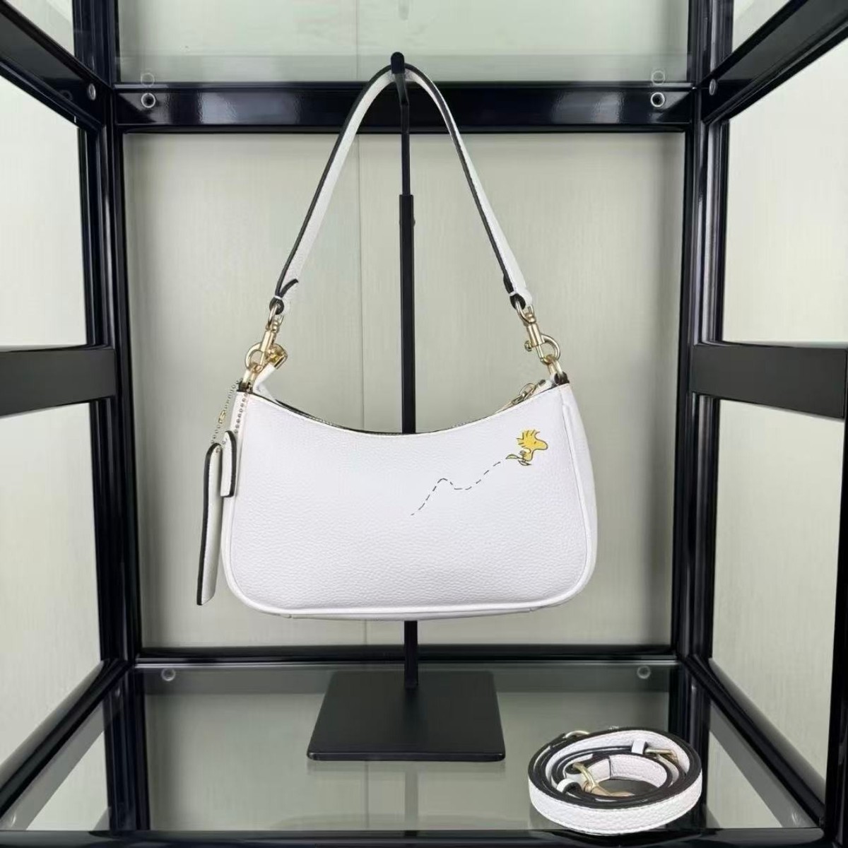 COACH x PEANUTS Teri Shoulder Bag Snoopy Chalk Multi CBJ76 Outlet COACH x PEANUTS Teri Shoulder Bag Snoopy Chalk Multi CBJ76 Outlet