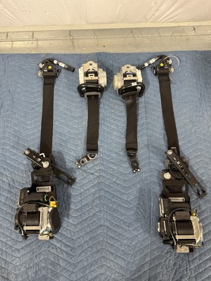 W205 C-class Seat Belts Front And Back￼