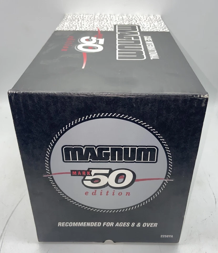 Ertl Case IH 7250 Magnum Tractor Mark 50 Chase Edition Unit 1/16 Scale 2258YA - Image 4 of 4