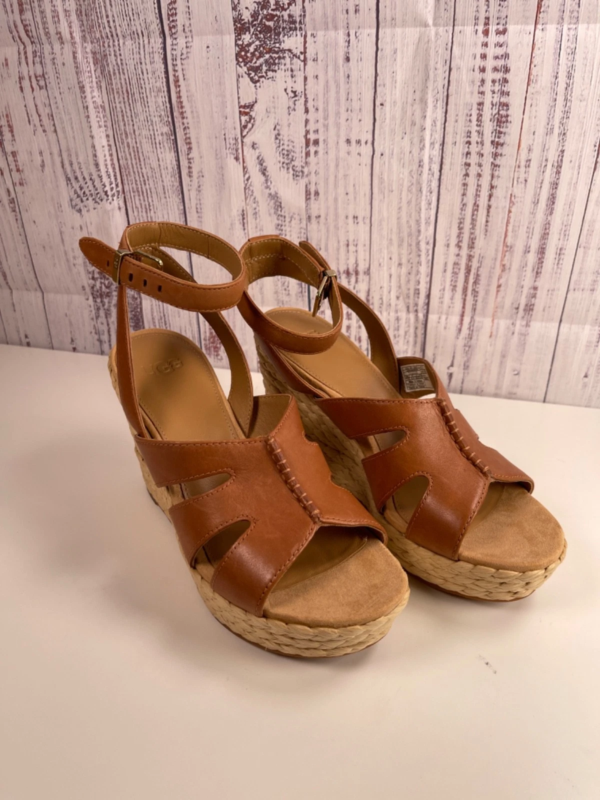 Sandali donna Ugg marroni in pelle con zeppa e plateau misura 7 5 nuovi senza etichette