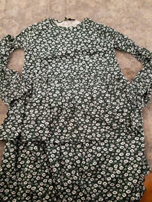 Wednesday Girl Damen Kleid.  Umstandsmode. Green Ditsy. Größe 12