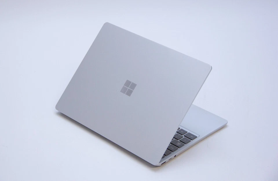 Microsoft Surface Laptop Go Touchscreen i5 10th Gen 8GB RAM 128GB SSD Windows 11 - Image 4 of 4