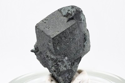 Chamosite ps Almandine Garnet | Spurr Mine, Baraga County, Michigan - Sharp Xtl