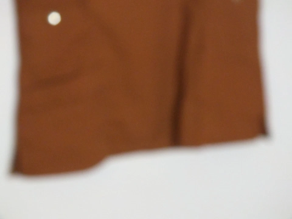 Blusa Médica MG Medgear Marrón, Talla Med Metal Bolsillos con Botones a Presión, Lazo en el Hombro Foto 4 de 4