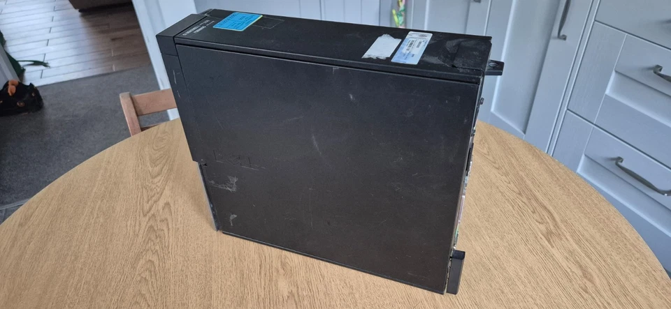 Dell optiplex 960 Intel Xeon X3323 2.5Ghz Quad Core 4GB RAM No Drive No OS - Image 3 of 4