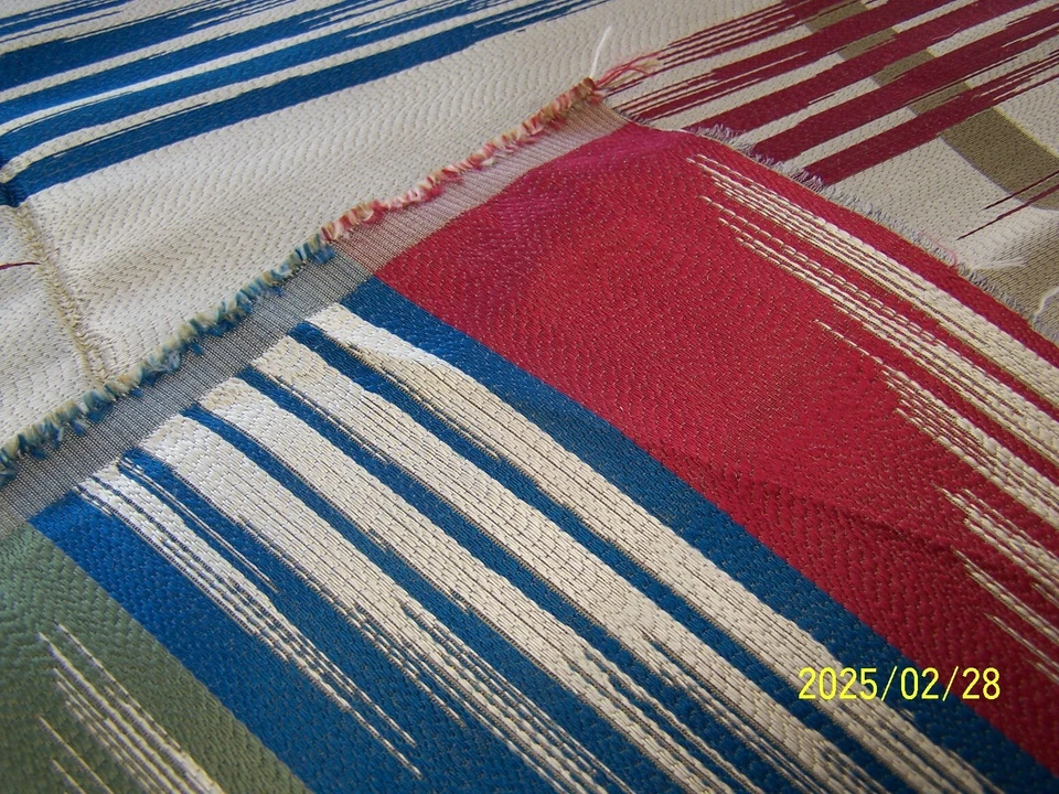 Très beau coupon de tissu en soie . Multicolore. Qualité+++ Réf n°67 - Photo 3/4