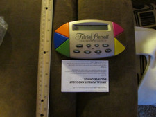 Trivial Pursuit The Best of Genus Electronic Handheld Portable Game 1997 TESTED