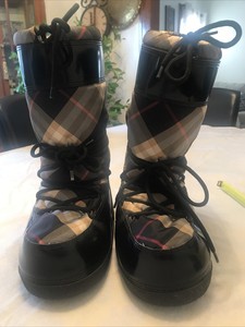 burberry moon boots