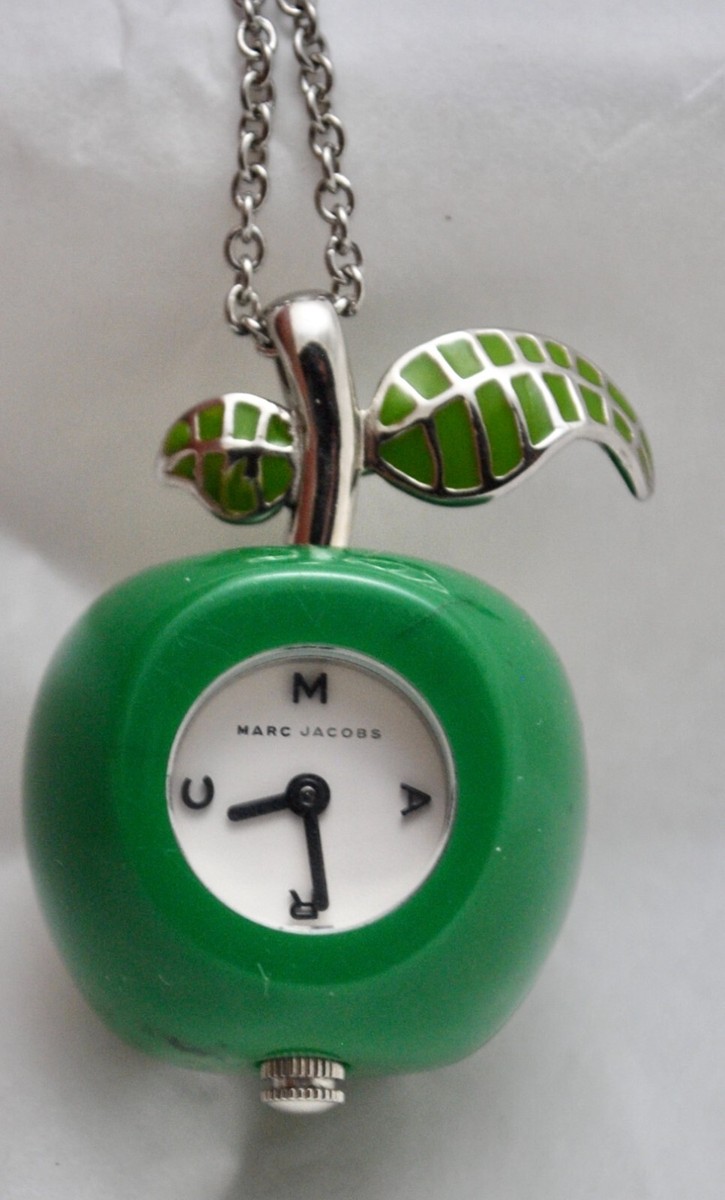 MARC BY MARCJACOBS 腕時計 MBM3339 Marc by Marc Jacobs Green Apple Enamel Leaves Pendant Watch