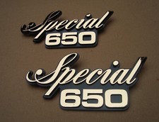 Yamaha XS 650 Special emblema coperchio laterale 2 pezzi nuovo repro. emblemi XS 650 nuovi