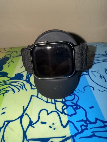 Apple Watch Series 4 40 mm Space Gray Aluminum Case (Cellular)