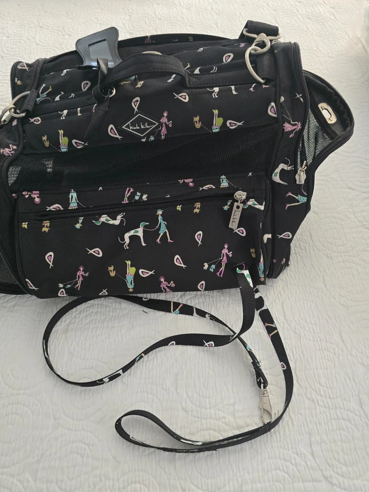 Mochila y porta mascotas de Nicole Miller con correa Foto 3 de 4