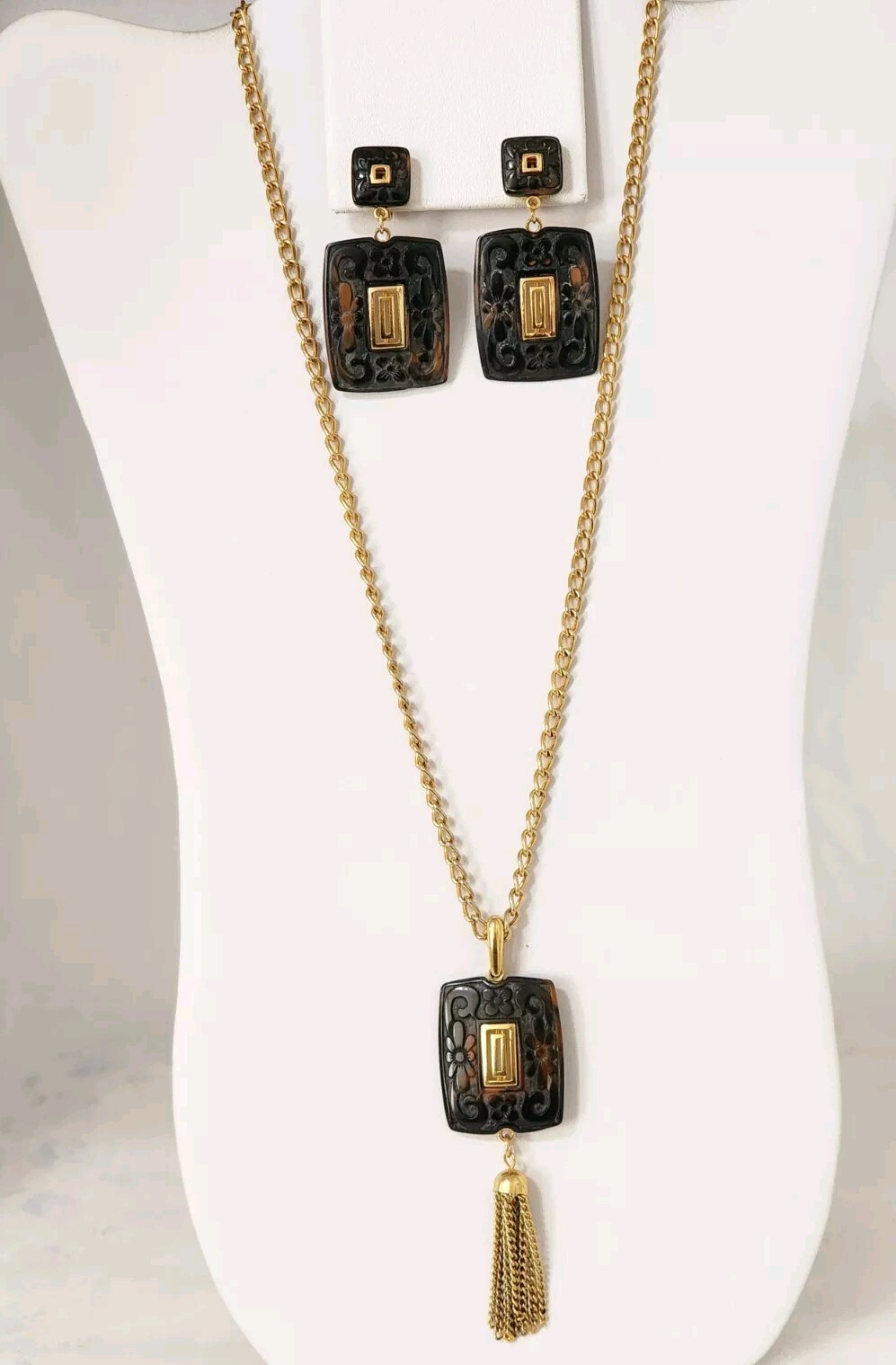 Collar y Pendientes Colgante Vintage Corona Trifari Firmado Tema Oriental Asiático