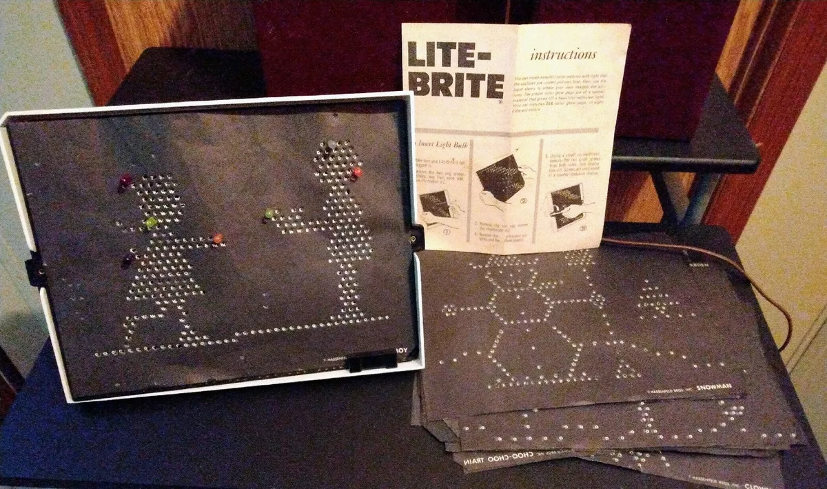 Lite-Brite Creative Artist Toy : 160 Color Pegs : Hasbro 1967