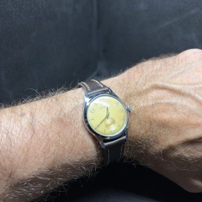 Reloj Británico Accurist 32mm Funcionando
