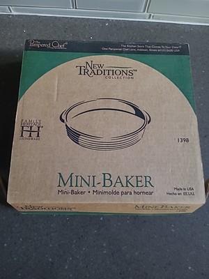Pampered Chef Deep Dish Baker, New Traditions, New in Box #1398