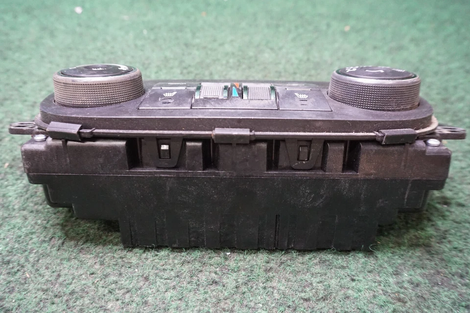 2006 2007 2008 2009 2010 2011 CHEVROLET IMPALA LT AC Control OEM 25882557 - Image 4 of 4