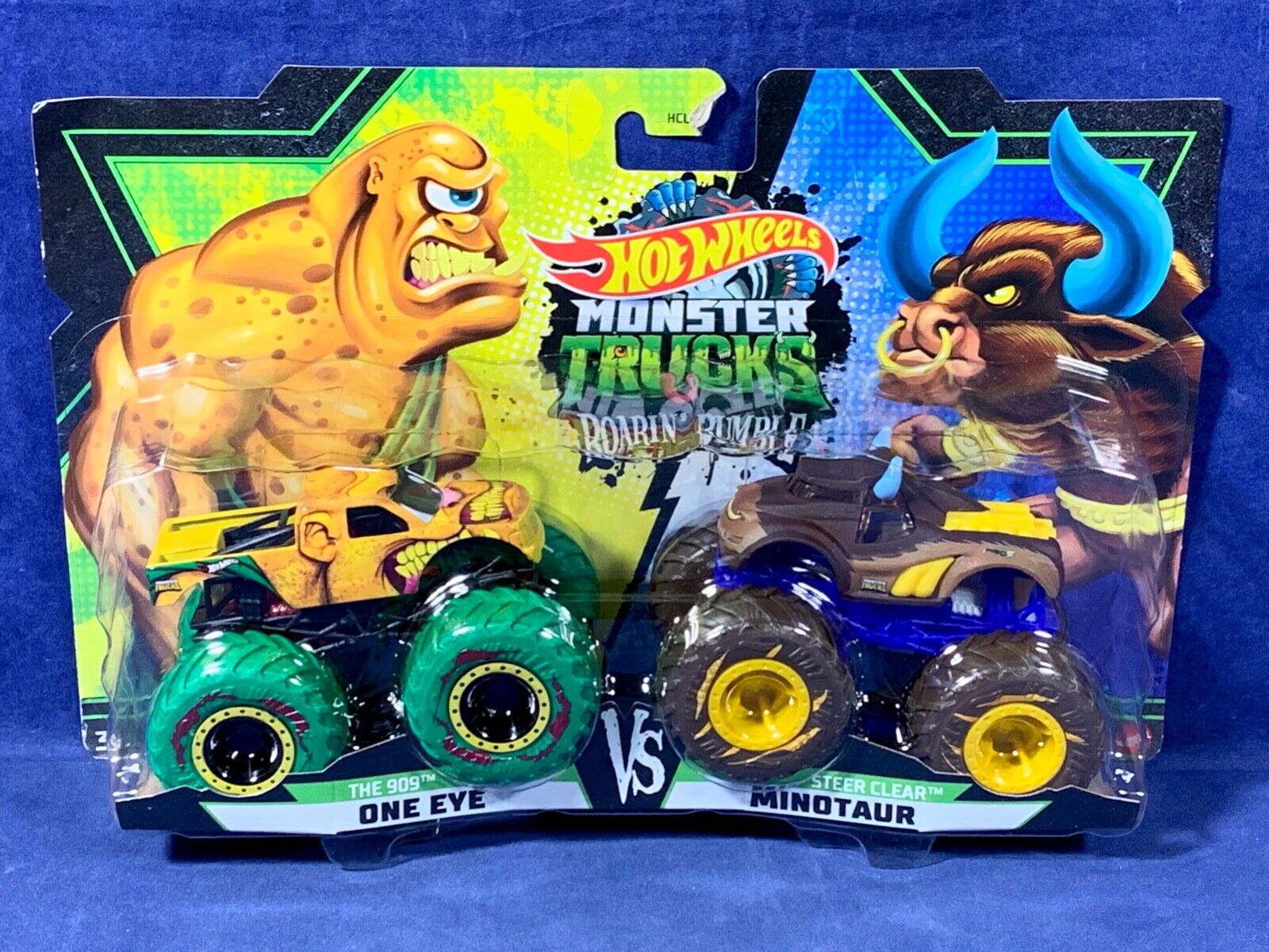 ONE EYE The 909 MINOTAUR Steer Clear - ROARIN' RUMBLE Hot Wheels TRUCKS 2-Pack