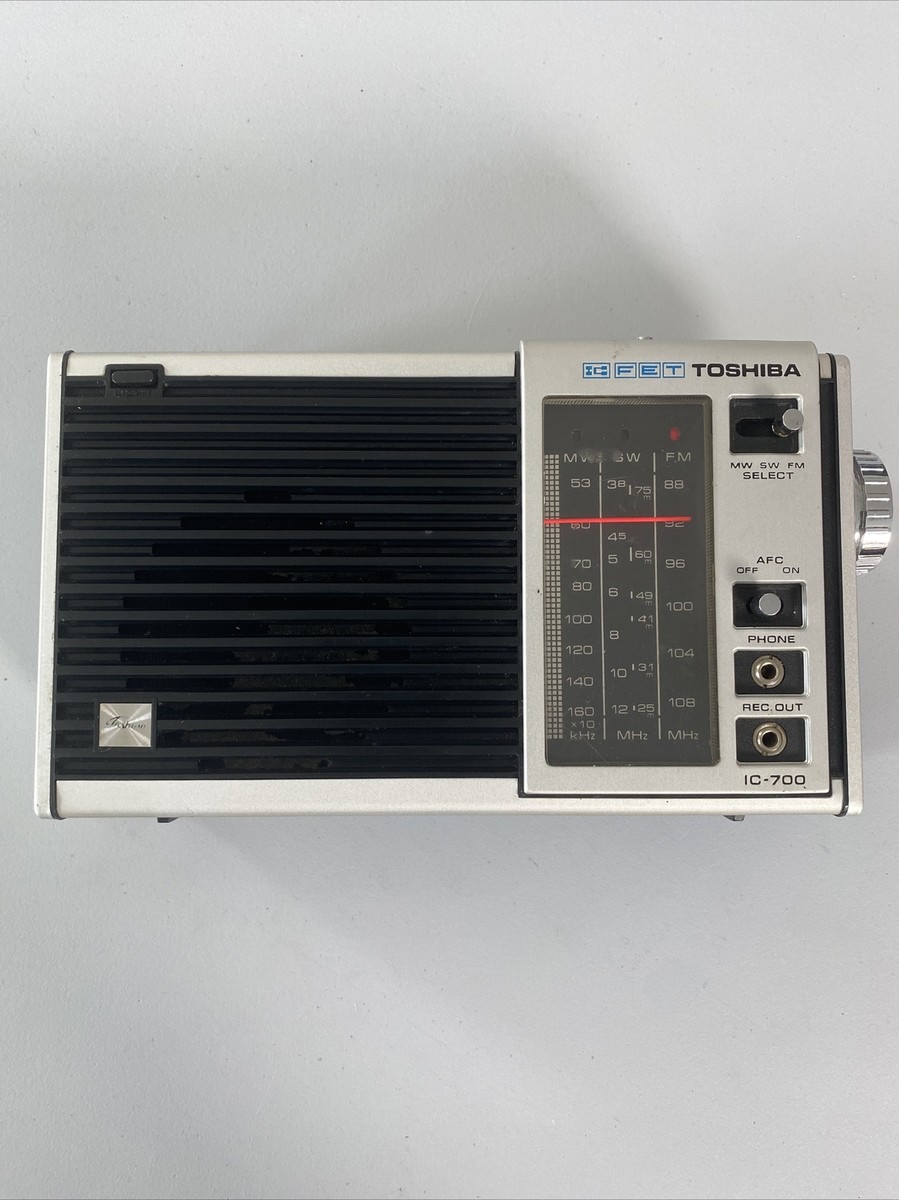 Vintage Toshiba Solid State Radio FM/SW/MW 3 Band IC-700 Vintage Toshiba Solid State Radio FM/SW/MW 3 Band IC-700