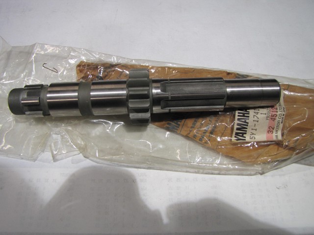 BR9ES VESPA Sfera 50 50cc 91-/>97 NGK Spark Plug fits PIAGGIO 5722 New in Box