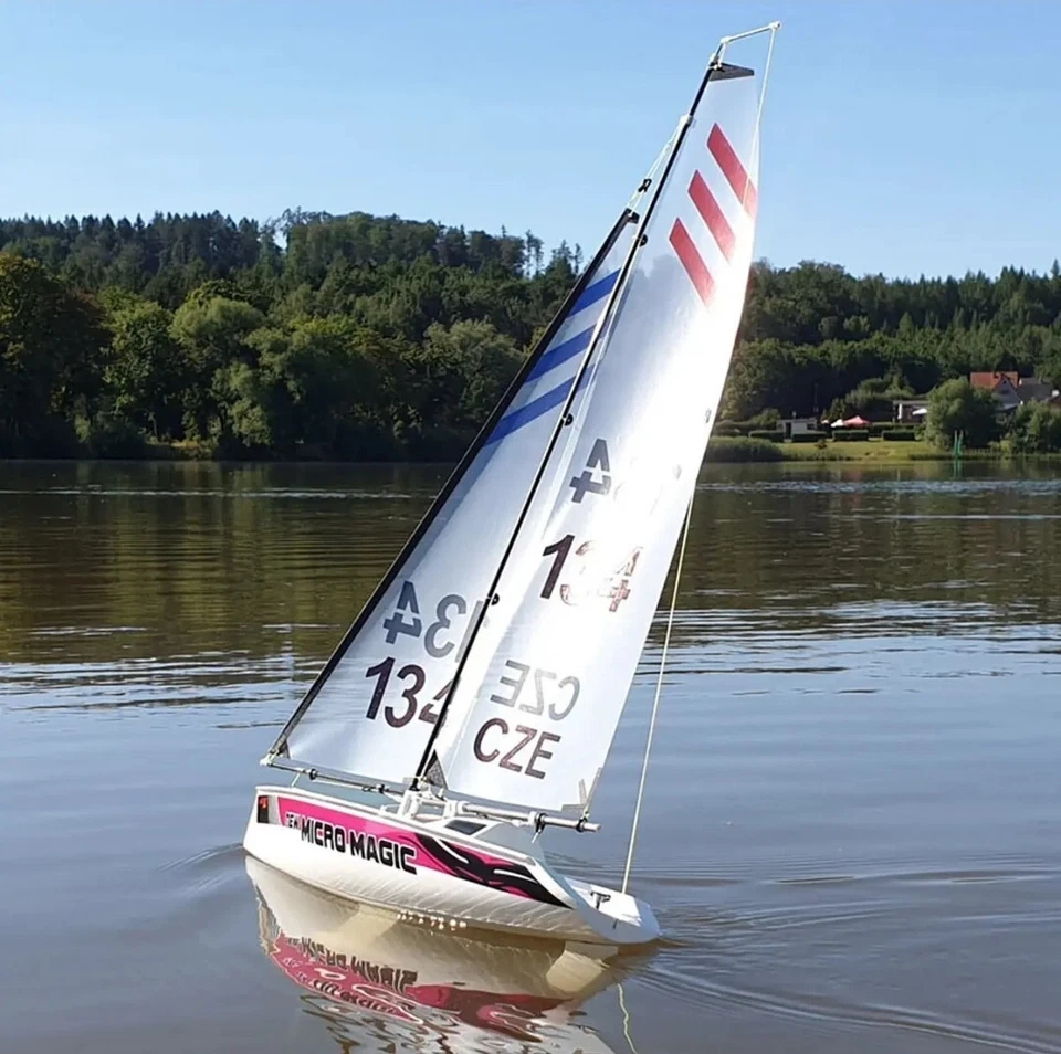 Hacker Models 21" nMM Micro Magic Sailboat Race Yacht "ARTR" (None assemblied) - Image 3 of 4