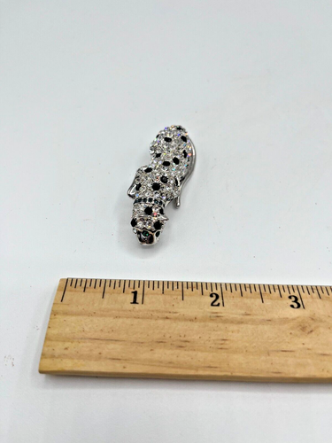 Leopard Cat Brooch Pin Silver and Black Tone Rhinestone Vintage - Picture 2 of 7