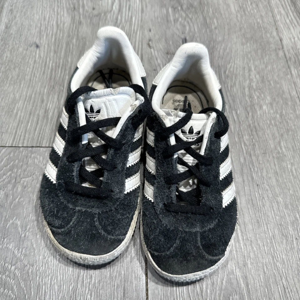 adidas Gazelle Infant Black w/ White Sneakers BB2513 Size 8k Shoes - Image 2 of 4