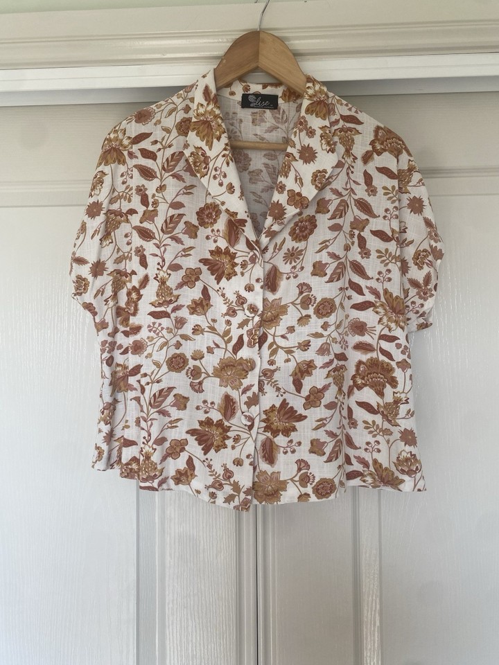 Elise Design floral linen collared button-up short sleeve blouse 10