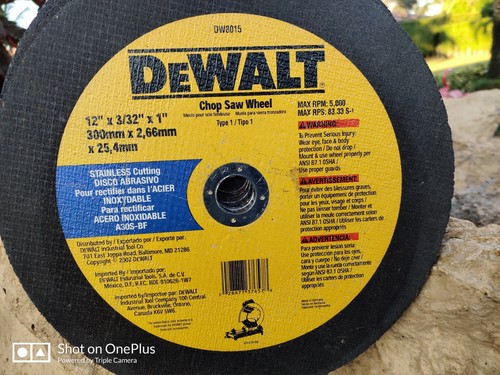 Rueda de corte de acero inoxidable DEWALT DW8015 12 pulgadas por 3/32 pulgadas por 1 pulgada (paquete de 6) - Imagen 2 de 5