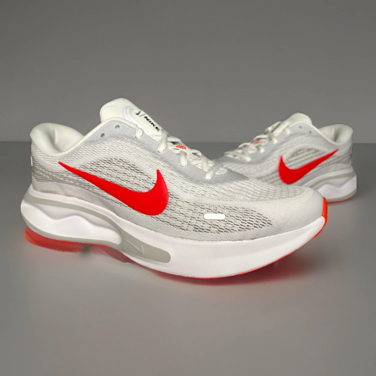 Nike Journey Run White Bright Crimson Wolf Grey FN0228 106 nuove uomo taglia 10 nuove