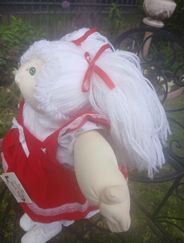 RARE HAND SIGNED Noel Christmas girl red Xavier Cabbage Patch soft little people - Image 2 of 4