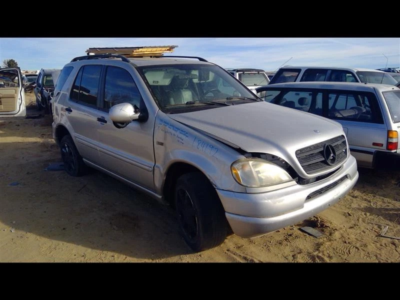 Bomba de dirección asistida usada se adapta a: Mercedes-benz Mercedes clase ml 163 2000 tipo ML3 Foto 2 de 4