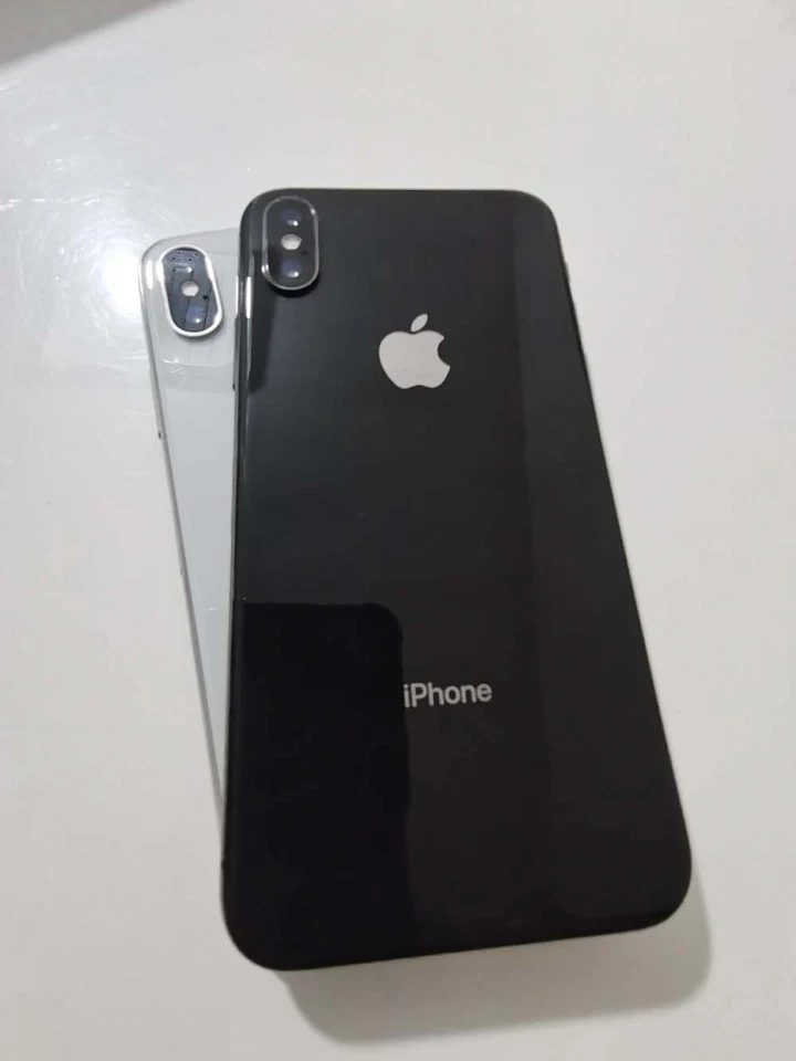Unlocked Apple iPhone X - 64GB 256GB Black & White With face ID+ sealed - Image 3 of 4