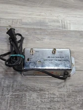 Mint Radio Shack 20dB Signal Amplifier UHF VHF FM 15-1113B 117 VAC 60Hz 3.6W #5B