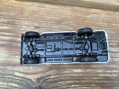 Corgi Collection Land Rover Military Police #57901 1:43 Scale