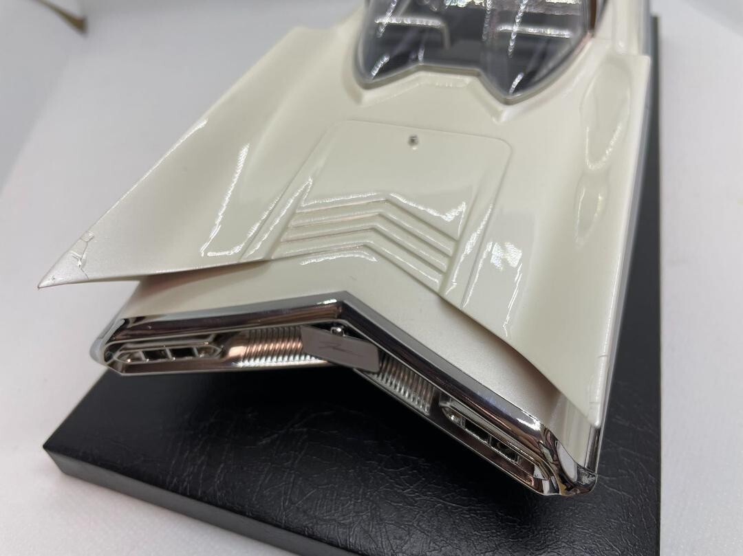 Hrn 1/18 1955 Lincoln Futura Concept White J01-2-008 Used F Hrn 1/18 1955 Lincoln Futura Concept White J01-2-008 Used F