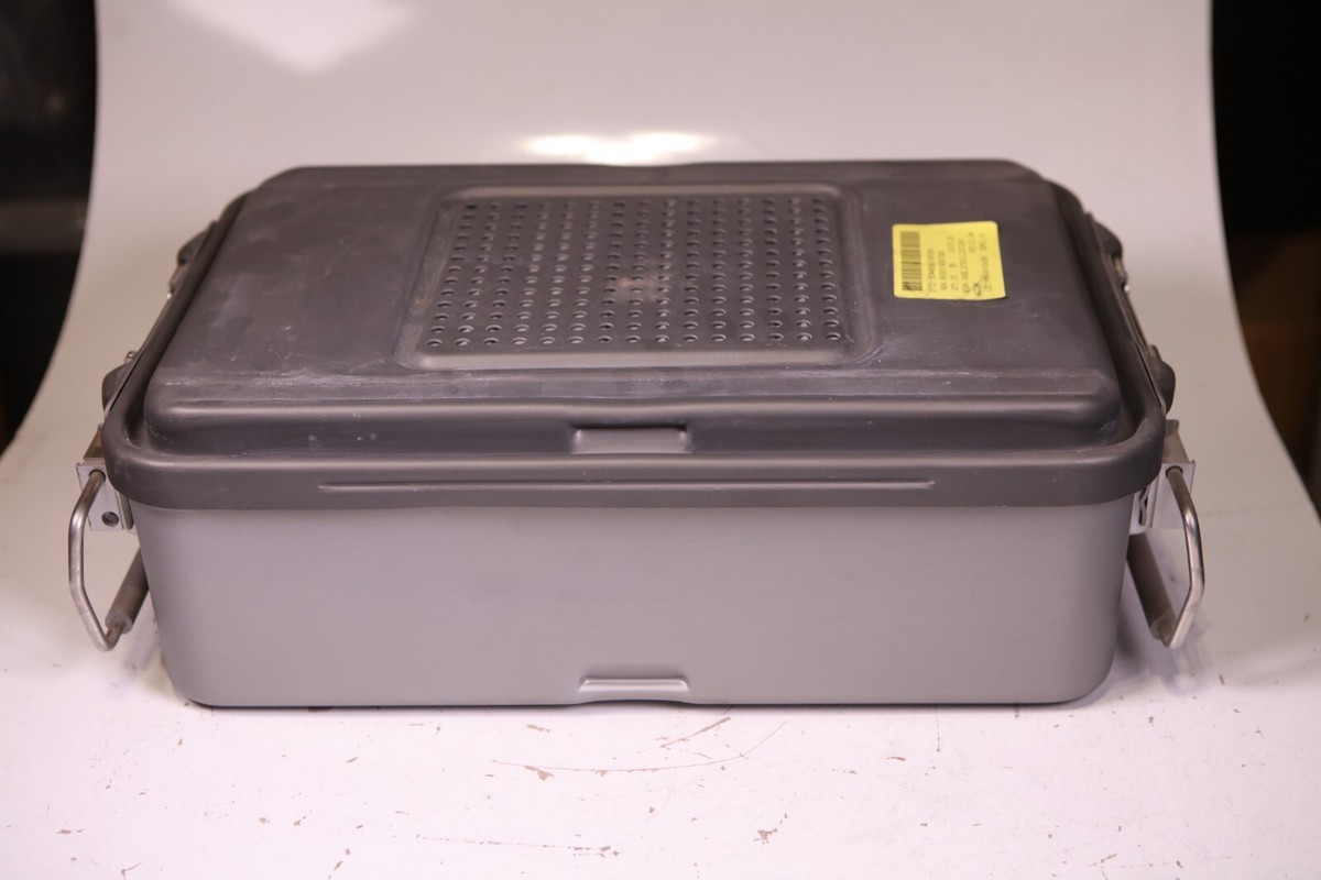 軍物　GENESIS コンテナ　V.Mueller CD2-6B V Mueller Genesis Sterilization Case 6