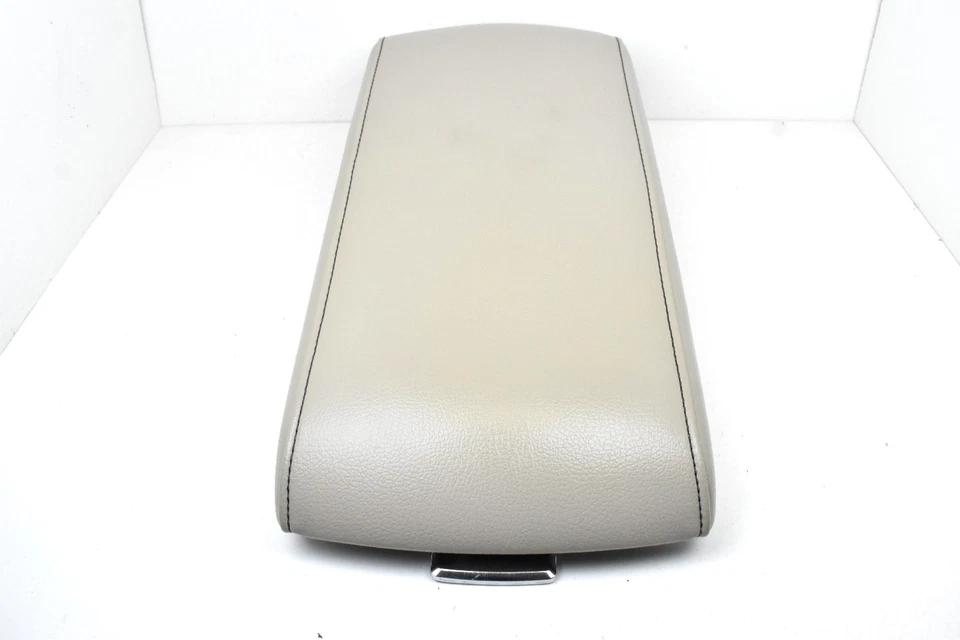 Оригинальная бежевая кожаная крышка подлокотника для передней центральной консоли Ford Flex 2009-2012 годов выпуска - Изображение 3 из 4