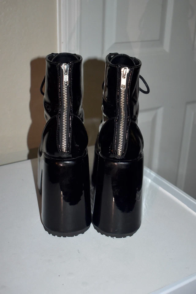 Botas al tobillo DEMONIA CAMEL-203 Goth 5" tacón grueso plataforma charol negro con cordones Foto 3 de 4