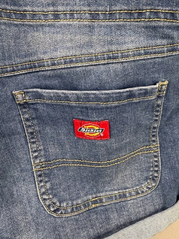 Pantalones cortos de mezclilla azul con tirantes Dickies para mujer talla M Foto 3 de 4